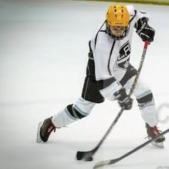 Emad Deznabi playing ice hockey for the Dubai Sandstorms